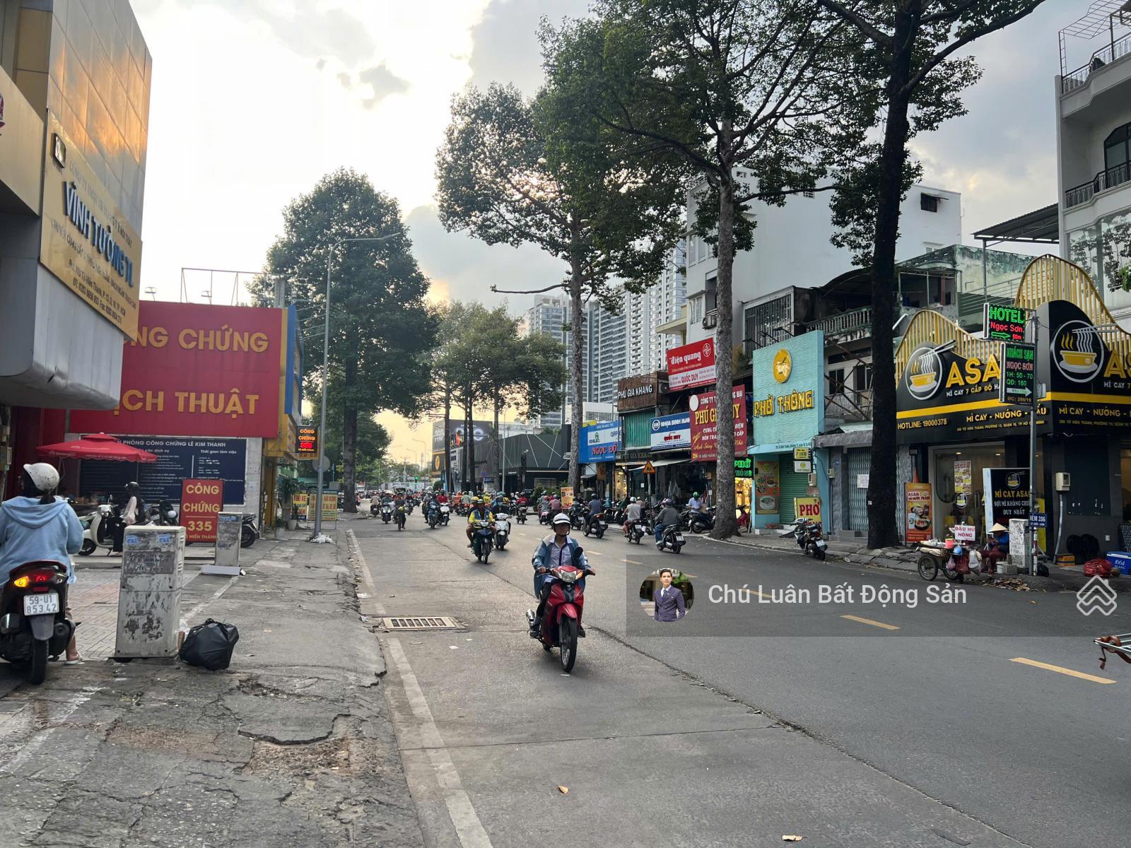 Bán khách sạn góc 2 mặt tiền Hoàng Sa, Quận 1. DT: 360m2 (18x30m), Hầm 7 tầng, HĐT: 490tr/th. 99 tỷ Bán khách sạn góc 2 mặt tiền Hoàng Sa, Quận 1. DT: 360m2 (18x30m), Hầm 7 tầng, HĐT: 490tr/th. 99 tỷ