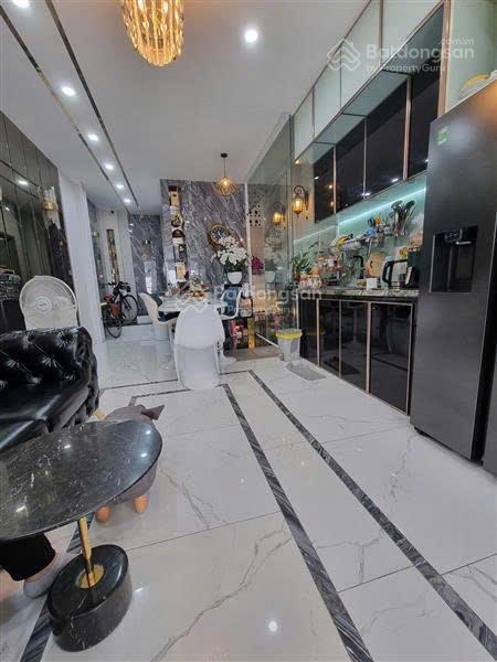 Bán nhà Bình Trị Đông 4 x 10m, 5 tầng chỉ 6 tỷ