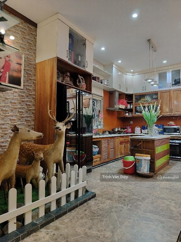 Bán căn hộ chung cư 110m2 3 PN 2 VS Xuân La Tây Hồ 9.7 tỷ