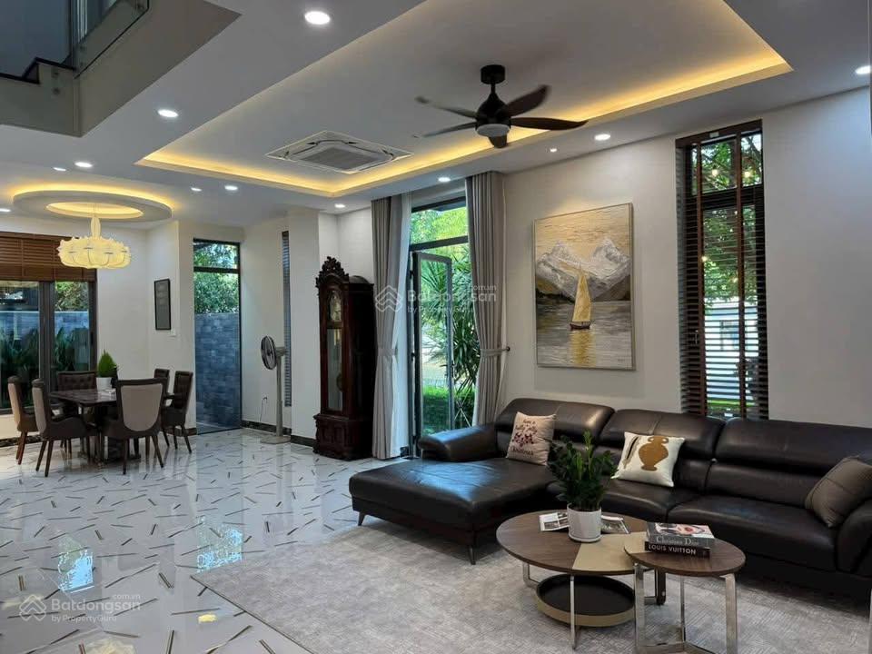 Cho thuê biệt thự ngay gần Đỗ Xuân Hợp, Global, Gia Hoà 10x20m 3L4PN... LH 0901 193 ***