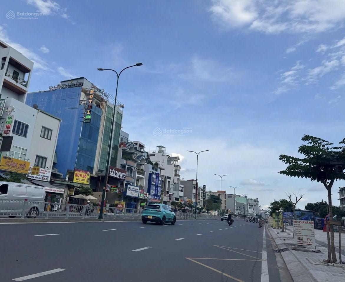 Cực hiếm MT Dương Quảng Hàm P5 GV 4x15m hầm 3 tầng nhà đẹp giá 13 tỷ TL, 0984 328 ***