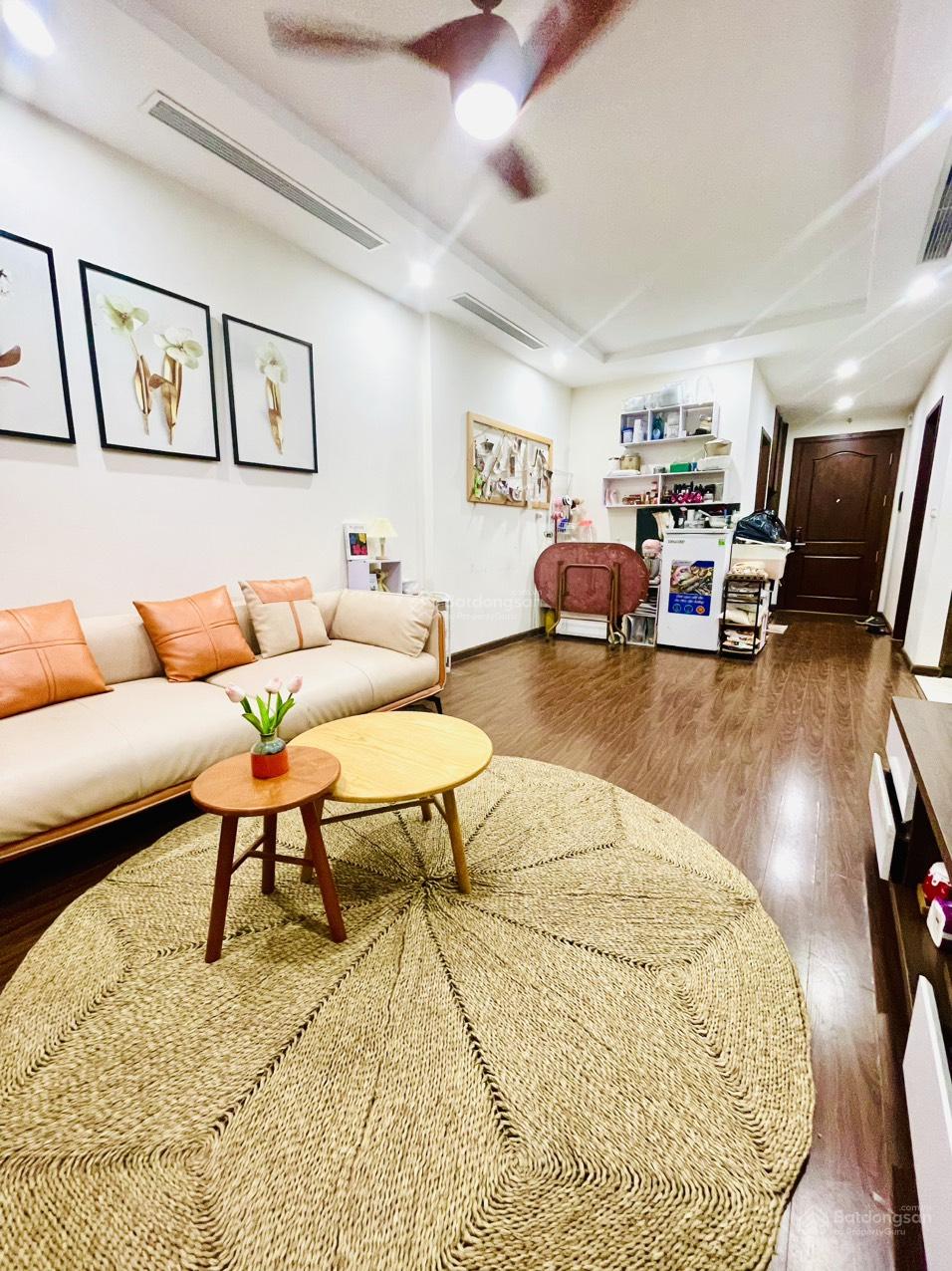 [GIÁ TỐT] Tôi muốn bán căn 2 ngủ 2 vs, dt 75m, nhà thoáng mát giá chỉ 6,x Tỷ tại Ronman Plaza