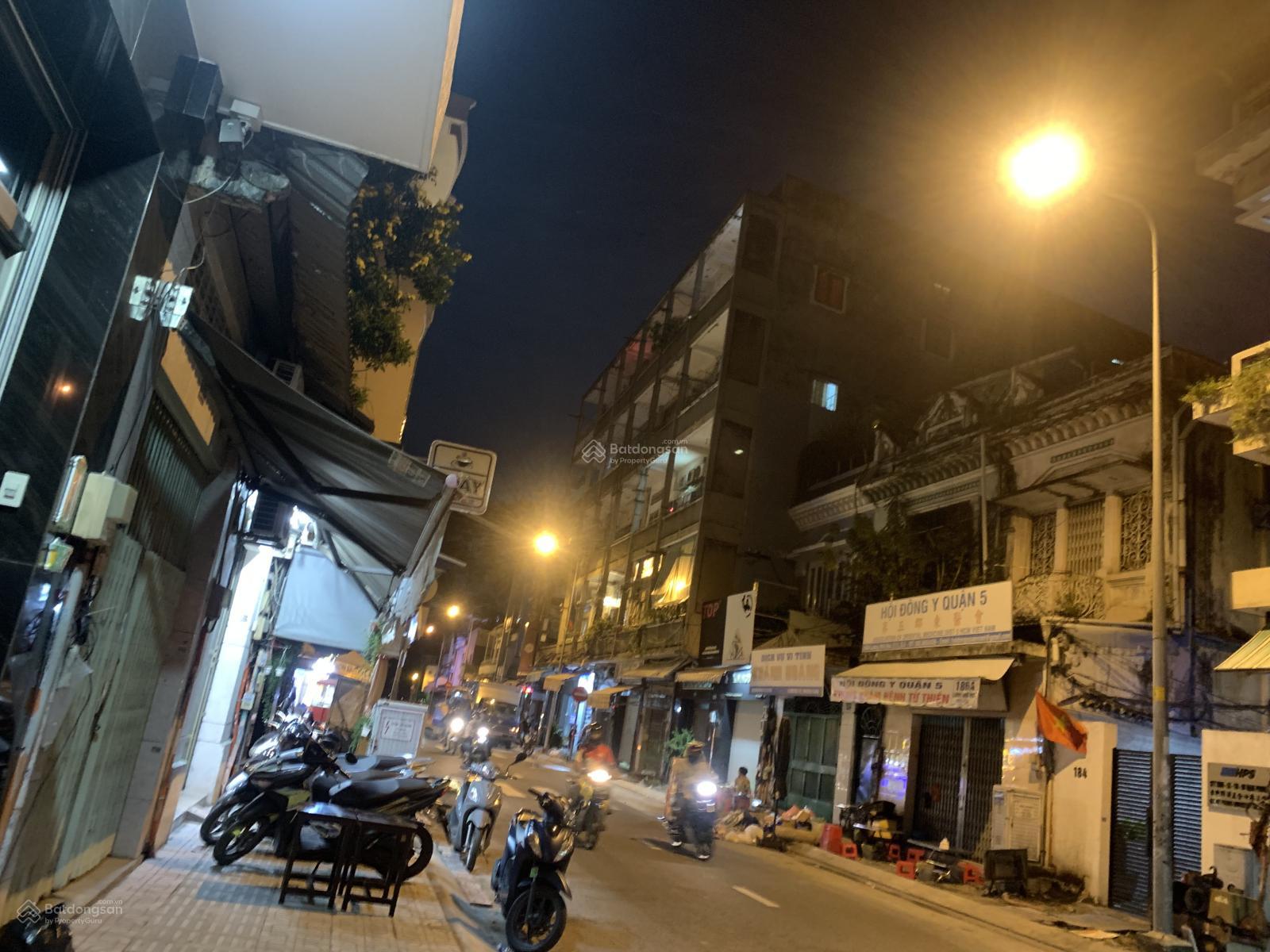 Nhà mặt tiền phố Đèn Lồng Lương Nhữ Học Kinh Doanh, DT 50m2 Xây 3 Lầu, Ngang 3.6m, SHR, chỉ 19 tỷ