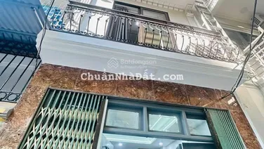 Cầu Giấy - Ô tô đỗ cửa nhà - 5 tầng 3PN - Sổ phân lô - 8 tỷ - Sân chơi cạnh nhà - Ngõ thông