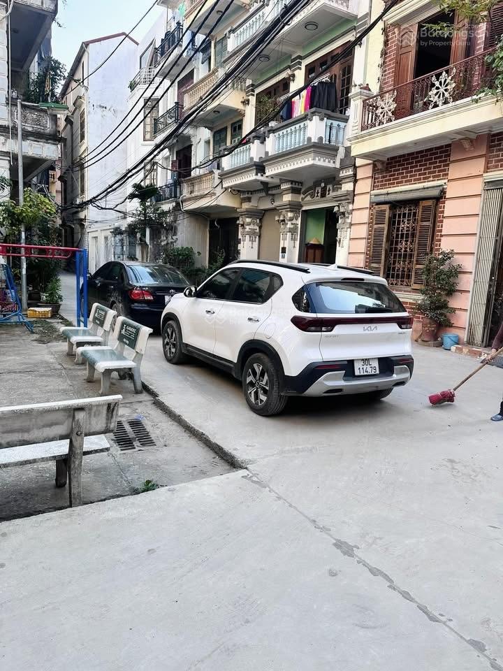 Cầu Giấy - Ô tô đỗ cửa nhà - 5 tầng 3PN - Sổ phân lô - 8 tỷ - Sân chơi cạnh nhà - Ngõ thông