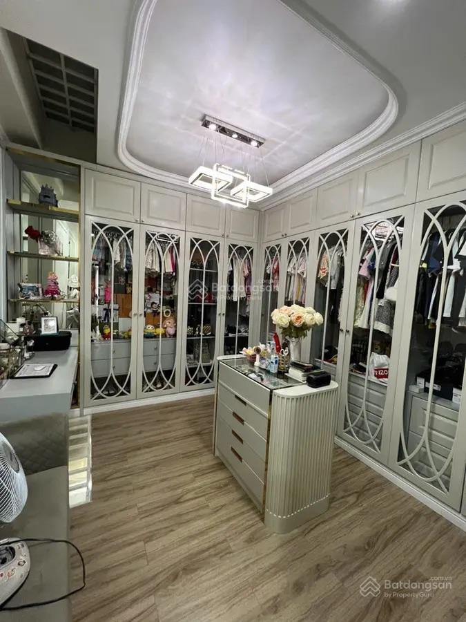 Nhà 7 tầng có hầm Trần Tuấn Khải hẻm xe hơi, Kinh Doanh, gần chợ Hoà Bình, DT 55m2, SHR, Chỉ 17 Tỷ