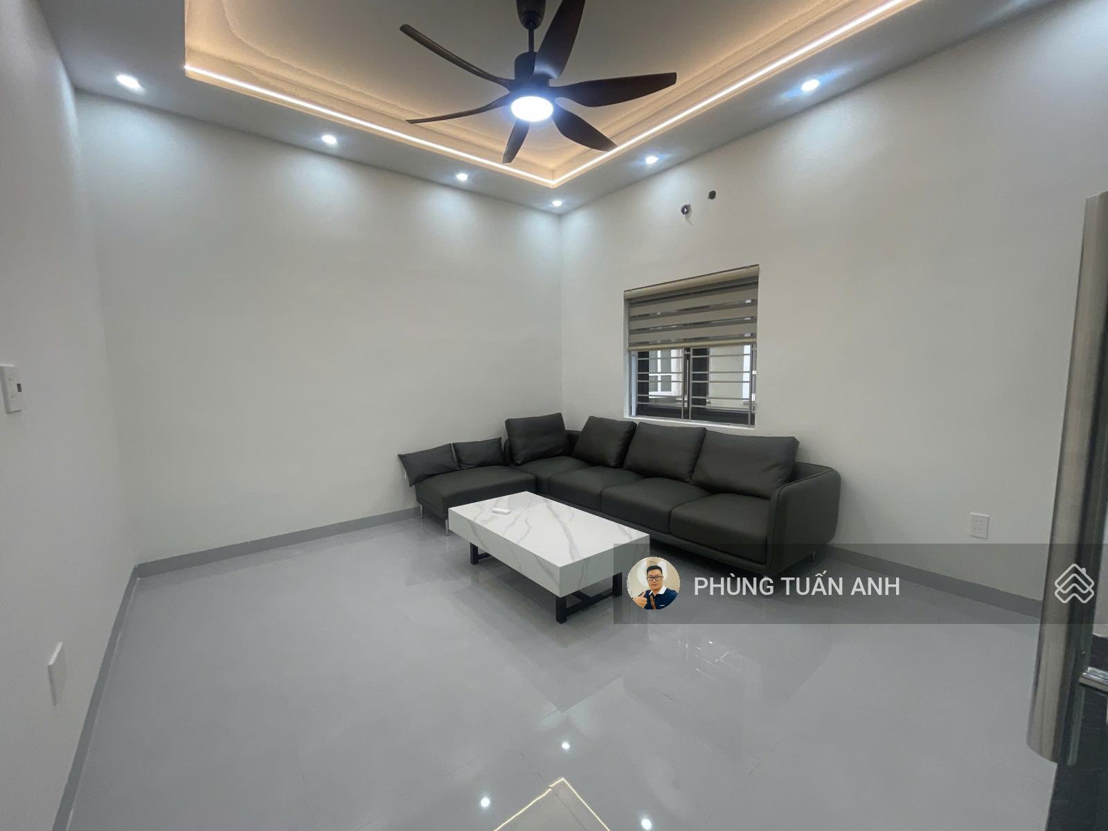 Nhà 4 tầng phố Thiên Lôi - lô góc thoáng - diện tích 50m2 - ngõ 4m oto cất trong nhà.