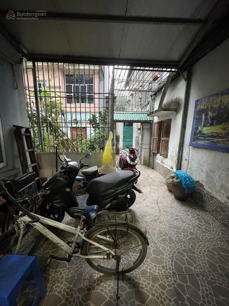 Bán nhà 3 tầng ngõ 406 Âu Cơ, Tây Hồ, Hà Nội. DT: 60m2. MT: 5m. Giá bán: 9.6 tỷ