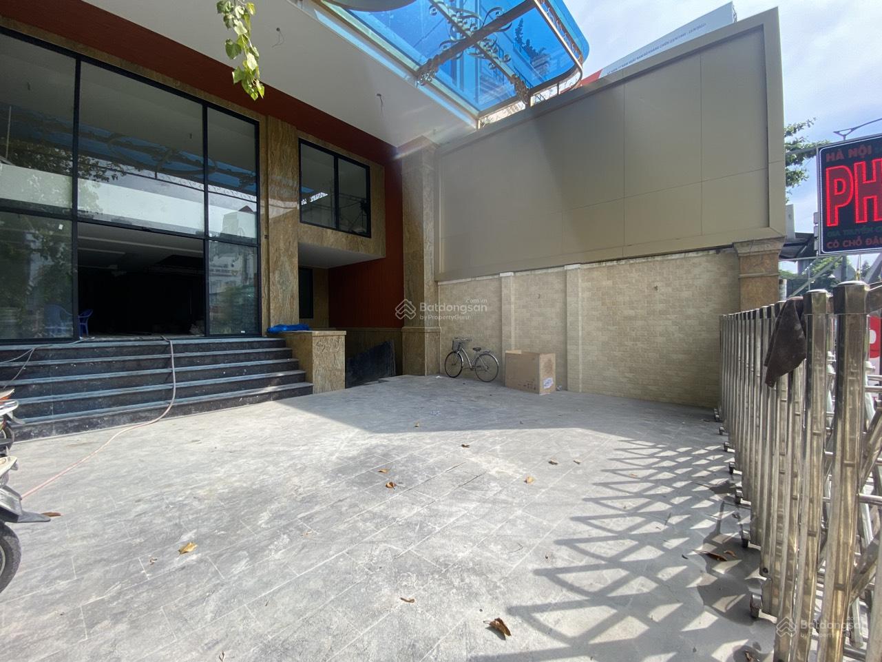 Tòa Nhà Văn Phòng MT Đường Phan Đình Giót, Phường 2. DT: 10x18m. Hầm - 8 Tầng. PCCC. Vị Trí Đẹp