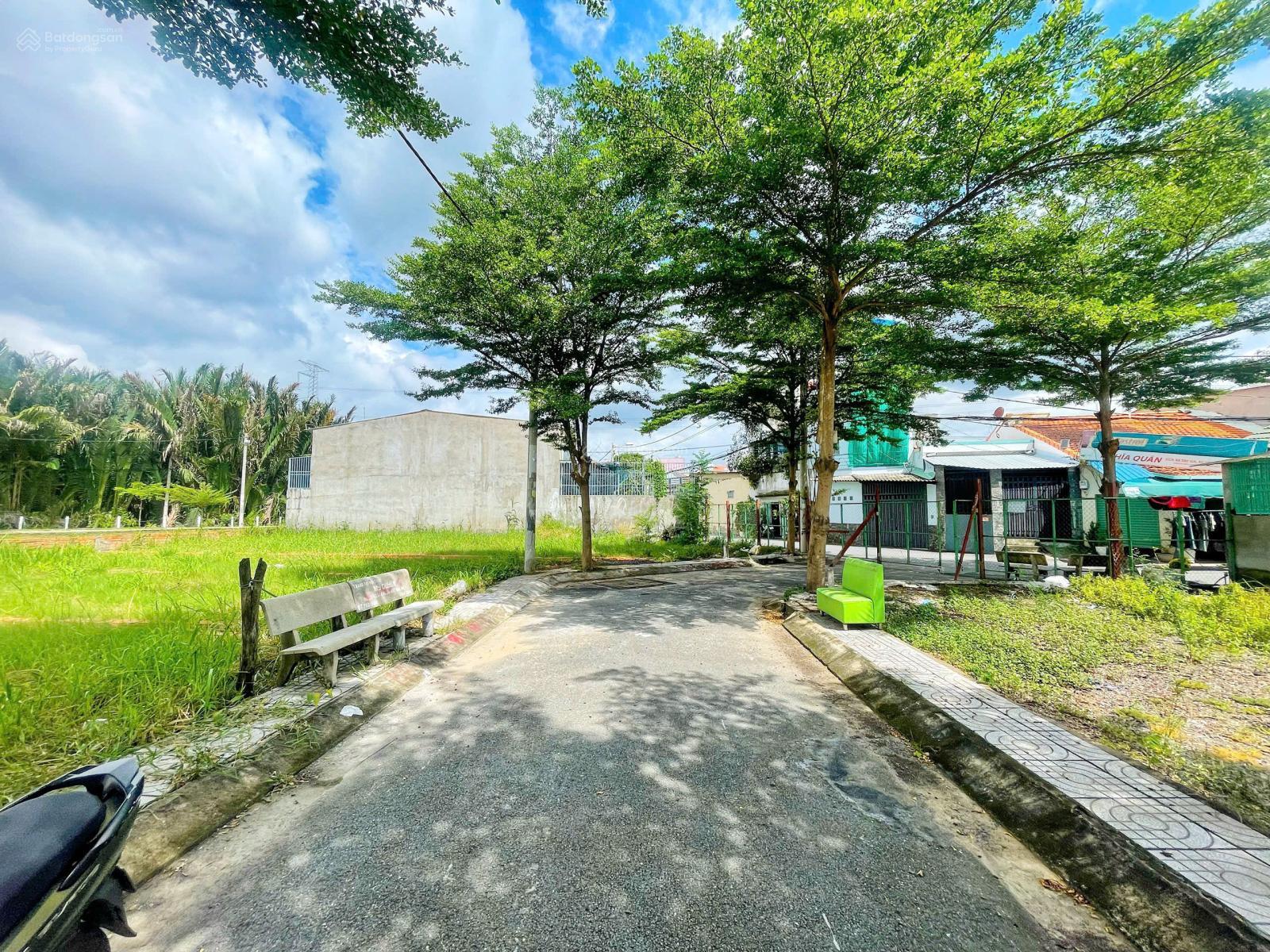 Gia đình bán đất 80m2 gần ngã tư Nguyễn Bình và Lê Văn Lương, chỉ 4 tỷ Gia đình bán đất 80m2 gần ngã tư Nguyễn Bình và Lê Văn Lương, chỉ 4 tỷ