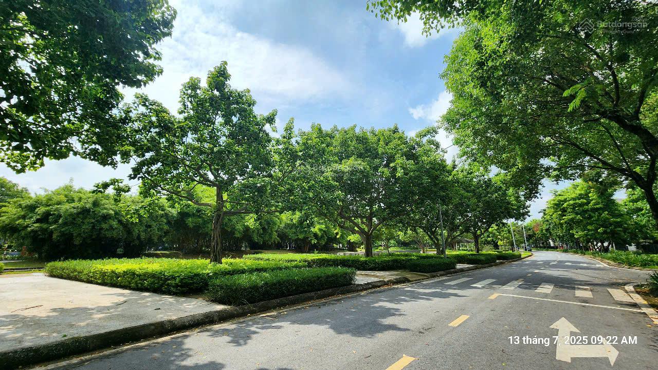 Em bán căn shopvillas 200m2 rẻ nhất dự án. Không lỗi phong thủy. Giá chỉ 17x tr/m2. LH: 0919 558 ***