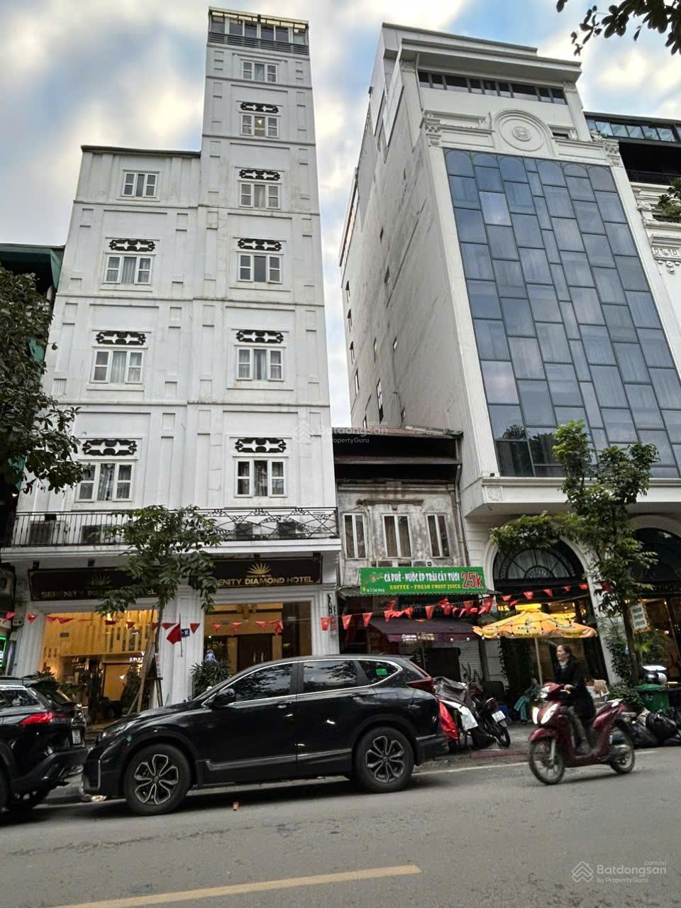 Bán Khách Sạn mặt phố Cửa Đông, giá cực chất 249 tỷ, 160m2 x 10 tầng, mặt tiền 8.6m, Lh 0988 138 *** Bán Khách Sạn mặt phố Cửa Đông, giá cực chất 249 tỷ, 160m2 x 10 tầng, mặt tiền 8.6m, Lh 0988 138 ***