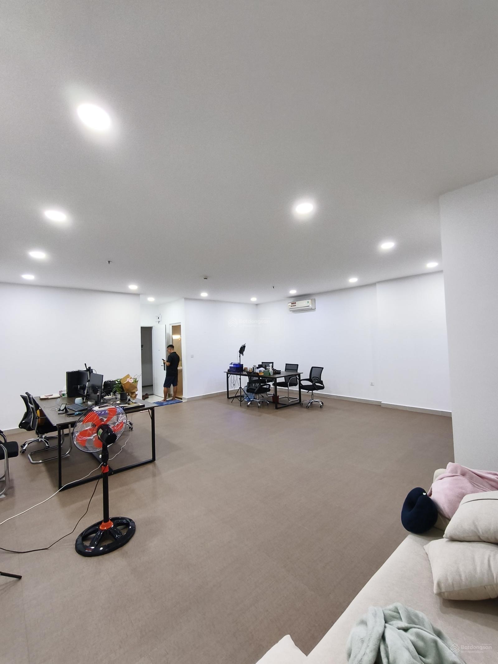 Cần tiền bán gấp căn OfficeTel 70m2, Moonlight Boulevard 2tỷ550tr