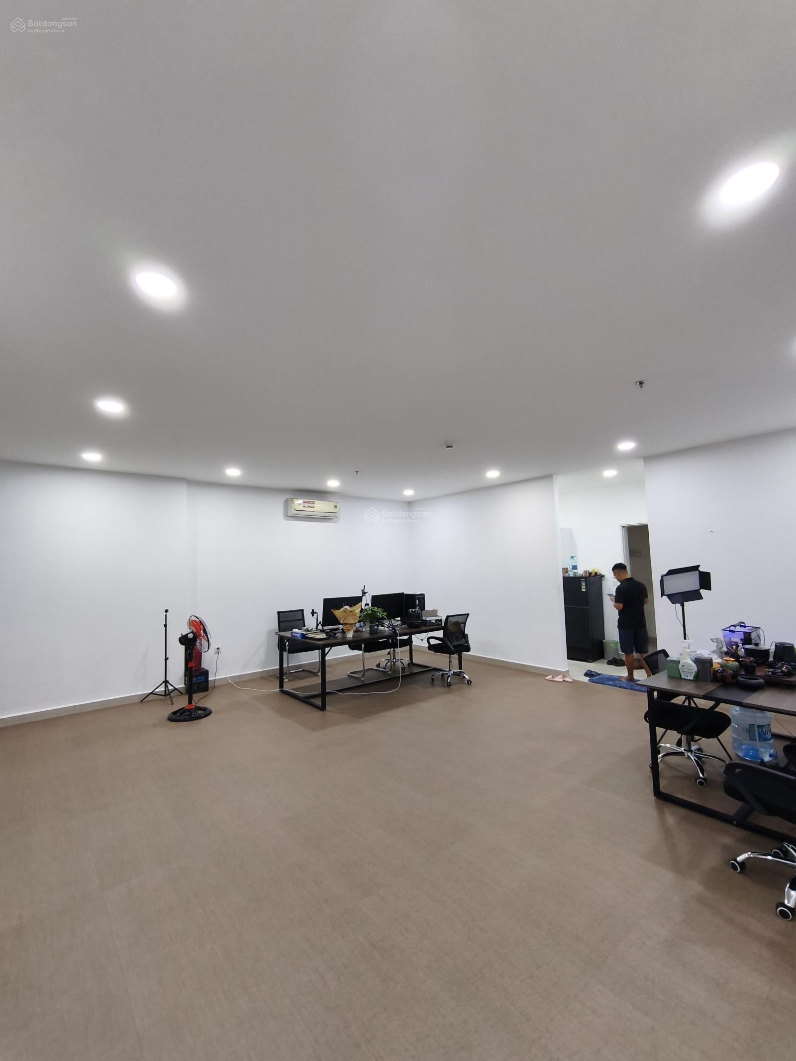 Cần tiền bán gấp căn OfficeTel 70m2, Moonlight Boulevard 2tỷ550tr