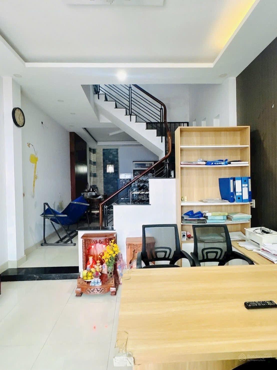 Rẻ quá, P. LINH ĐÔNG chỉ 5,5 tỷ, đường xe hơi nhà kiên cố đẹp sổ hoàn công, 58m2- 3 tầng