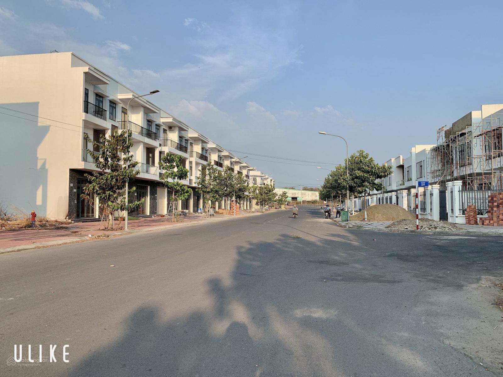 Nhà phố giá rẻ tại khu đô thị Bàu Xéo - TT. Trảng Bom, 100m2, giá 3 tỷ 200 triệu. LH: 0934 828 *** Nhà phố giá rẻ tại khu đô thị Bàu Xéo - TT. Trảng Bom, 100m2, giá 3 tỷ 200 triệu. LH: 0934 828 ***