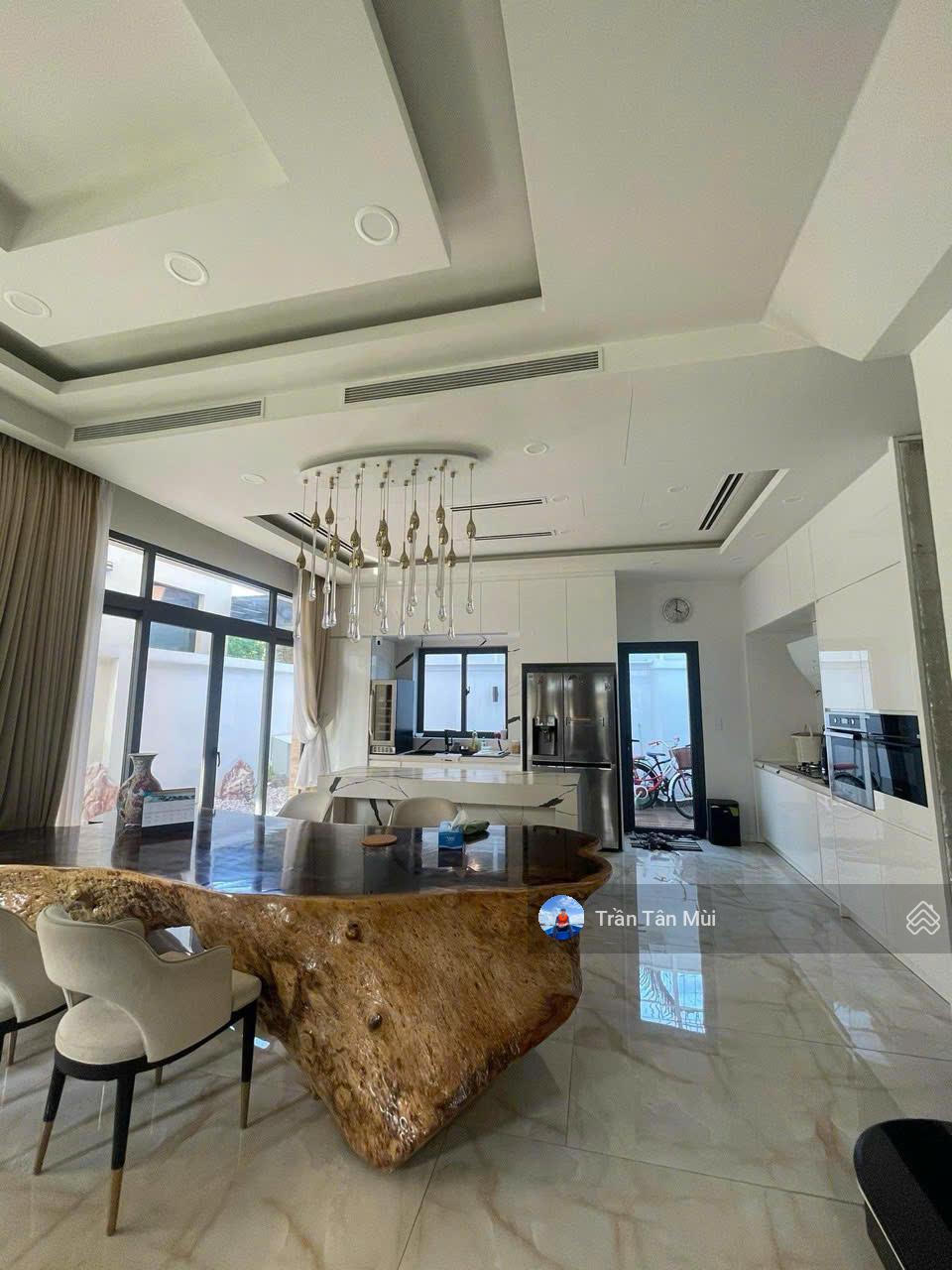 Bán Gấp Thời Gian Ngắn, Căn Nhà Phố Góc 148m2, 8x18,5, 1 Trệt 3 Lầu, Full Nội Thất Cao Cấp Bán Gấp Thời Gian Ngắn, Căn Nhà Phố Góc 148m2, 8x18,5, 1 Trệt 3 Lầu, Full Nội Thất Cao Cấp