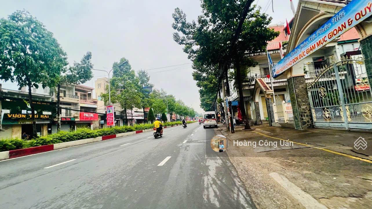 BÁN NHÀ GÓC 2 MẶT TIỀN ĐƯỜNG NGUYỄN ÁI QUỐC GẦN CHỢ TÂN PHONG. HĐ THUÊ 10TR/THÁNG