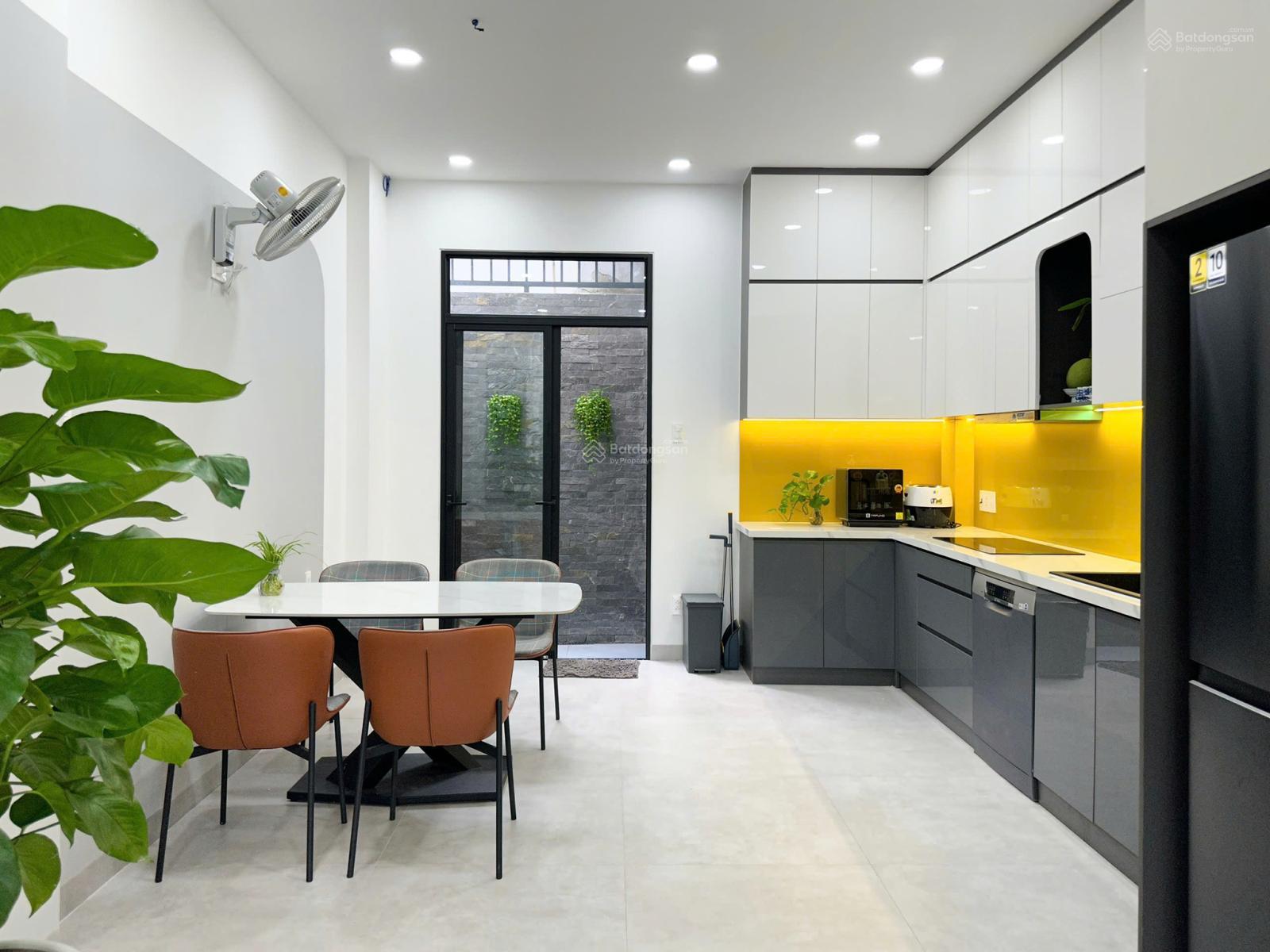 Nhà đẹp 5 tầng , hẻm xe hơi - đường Ba Vân , Q.Tân Bình - DT: 4 x 14m - Giá chỉ : 9.9 tỷ TL