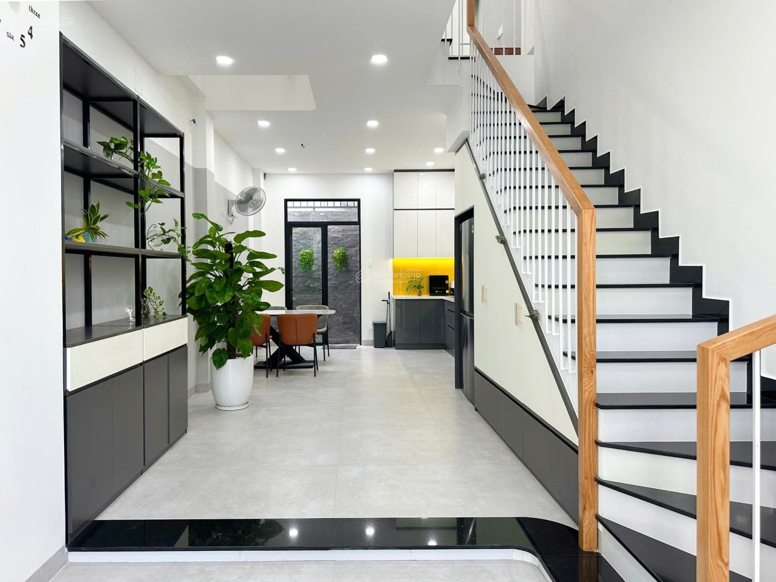 Nhà đẹp 5 tầng , hẻm xe hơi - đường Ba Vân , Q.Tân Bình - DT: 4 x 14m - Giá chỉ : 9.9 tỷ TL