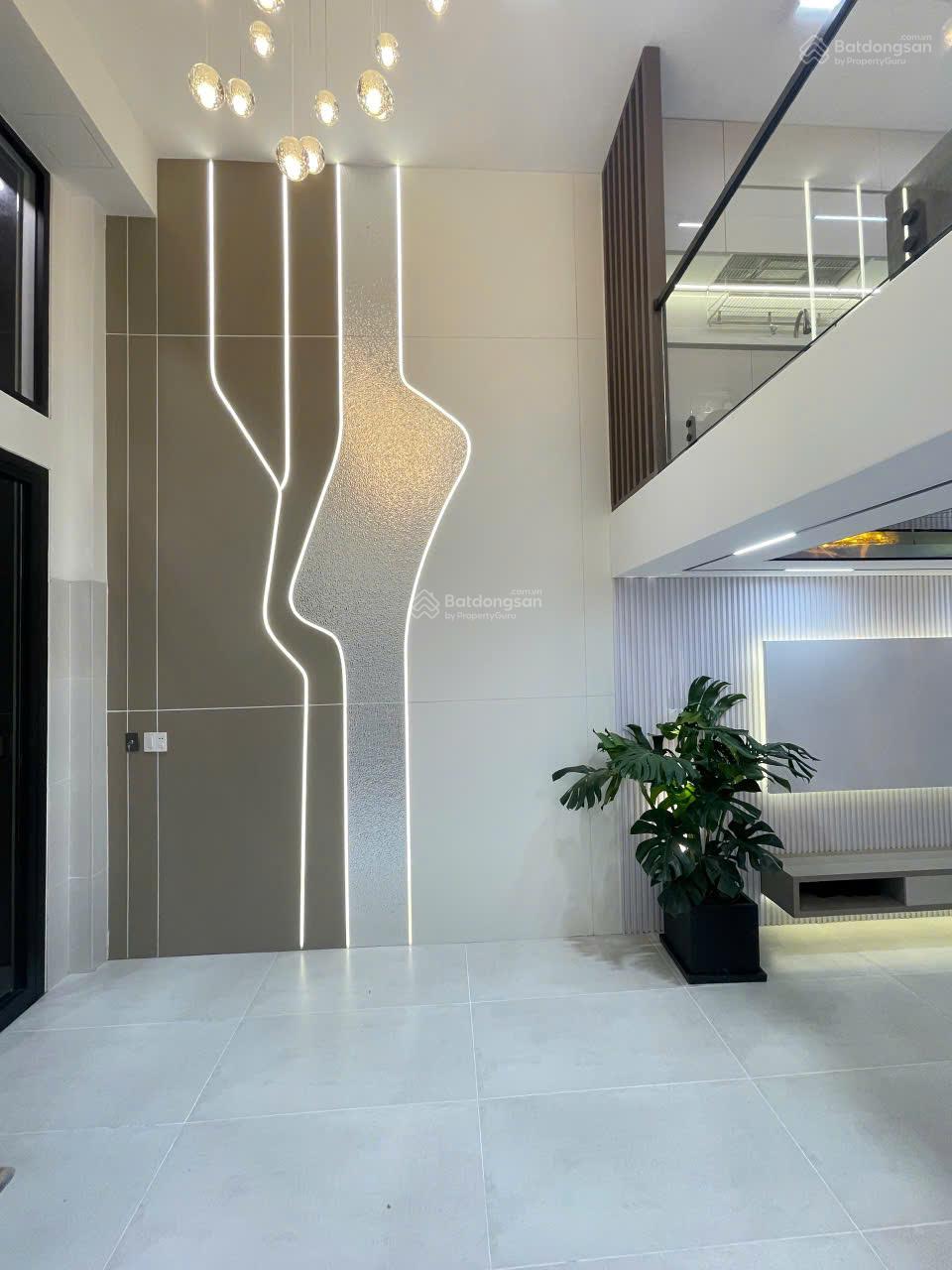 Mặt tiền kinh doanh ngay Nhất Chi Mai - p13 - TB - 4x24m - 3 tầng - chỉ 15.5 tỷ