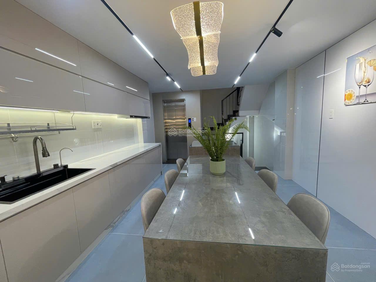 Mặt tiền kinh doanh ngay Nhất Chi Mai - p13 - TB - 4x24m - 3 tầng - chỉ 15.5 tỷ