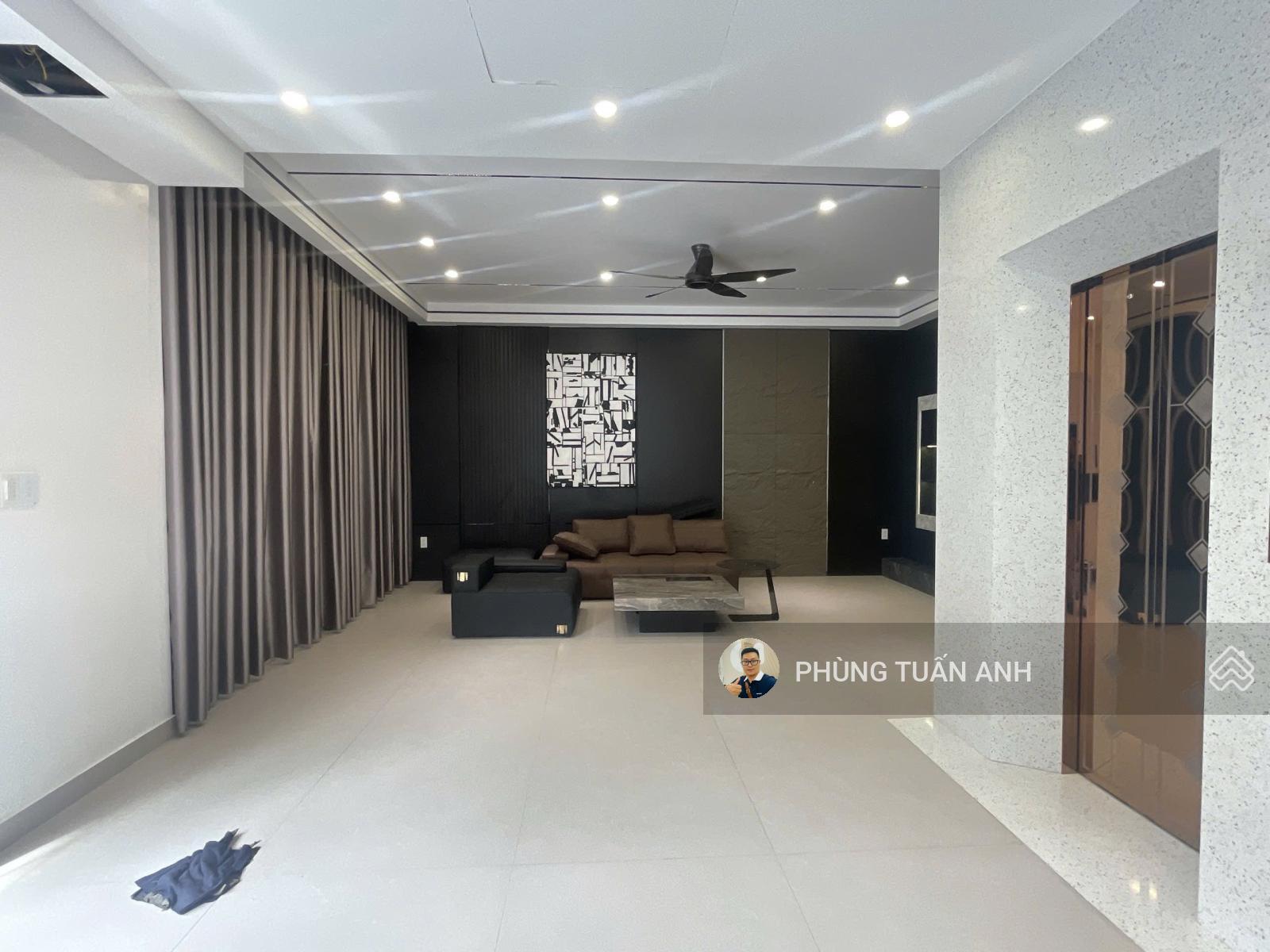 Nhà 4.5 tầng thang máy xây mới tinh-hoàn thiện full nội thất.Khu Tdc gần Thiên Lôi