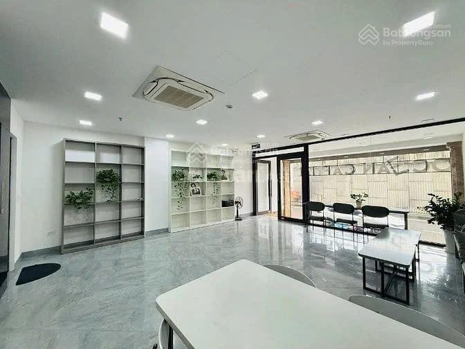 Tôi cần cho thuê gấp nhà phố Đỗ Quang - Hoàng Ngân 100m2, 5 tầng, mặt tiền 8m, vừa hoàn thiện, 35tr