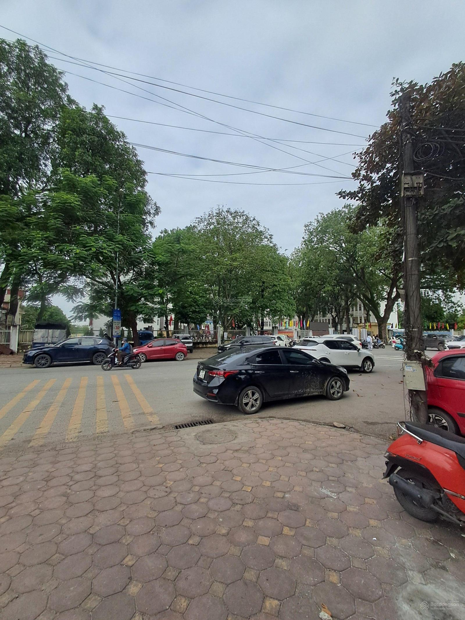 Cổ Bi - cho thuê tòa nhà 120m2 xây 7 tầng thang máy - trụ sở cty, vp, showroom