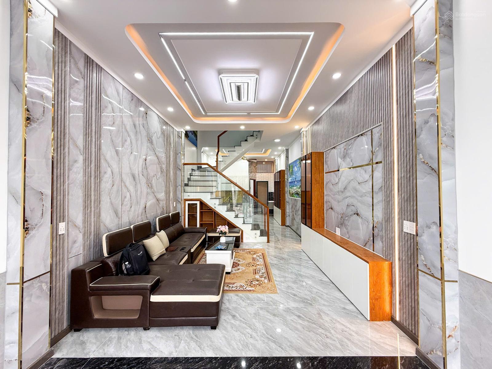 Nhà đẹp lầu trệt hoàn công 140m2 mặt tiền kd buôn bán sầm uất chỉ 3.6 tỷ ngay chợ Tân Vạn