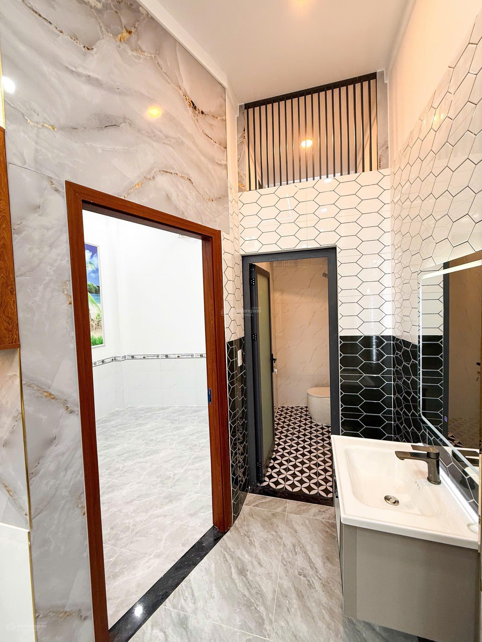 Nhà đẹp lầu trệt hoàn công 140m2 mặt tiền kd buôn bán sầm uất chỉ 3.6 tỷ ngay chợ Tân Vạn