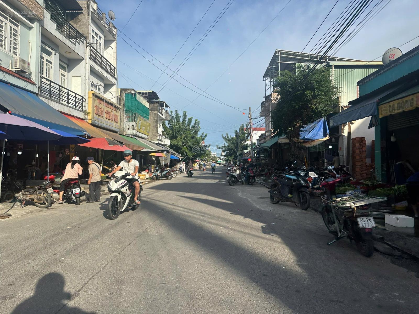 Bán cặp trọ 300m2, D11 chợ Visip1, chính chủ bán sớm chuyển đổi. Giá gấp 10,8tỷ. Cháu chủ nhà Bán cặp trọ 300m2, D11 chợ Visip1, chính chủ bán sớm chuyển đổi. Giá gấp 10,8tỷ. Cháu chủ nhà