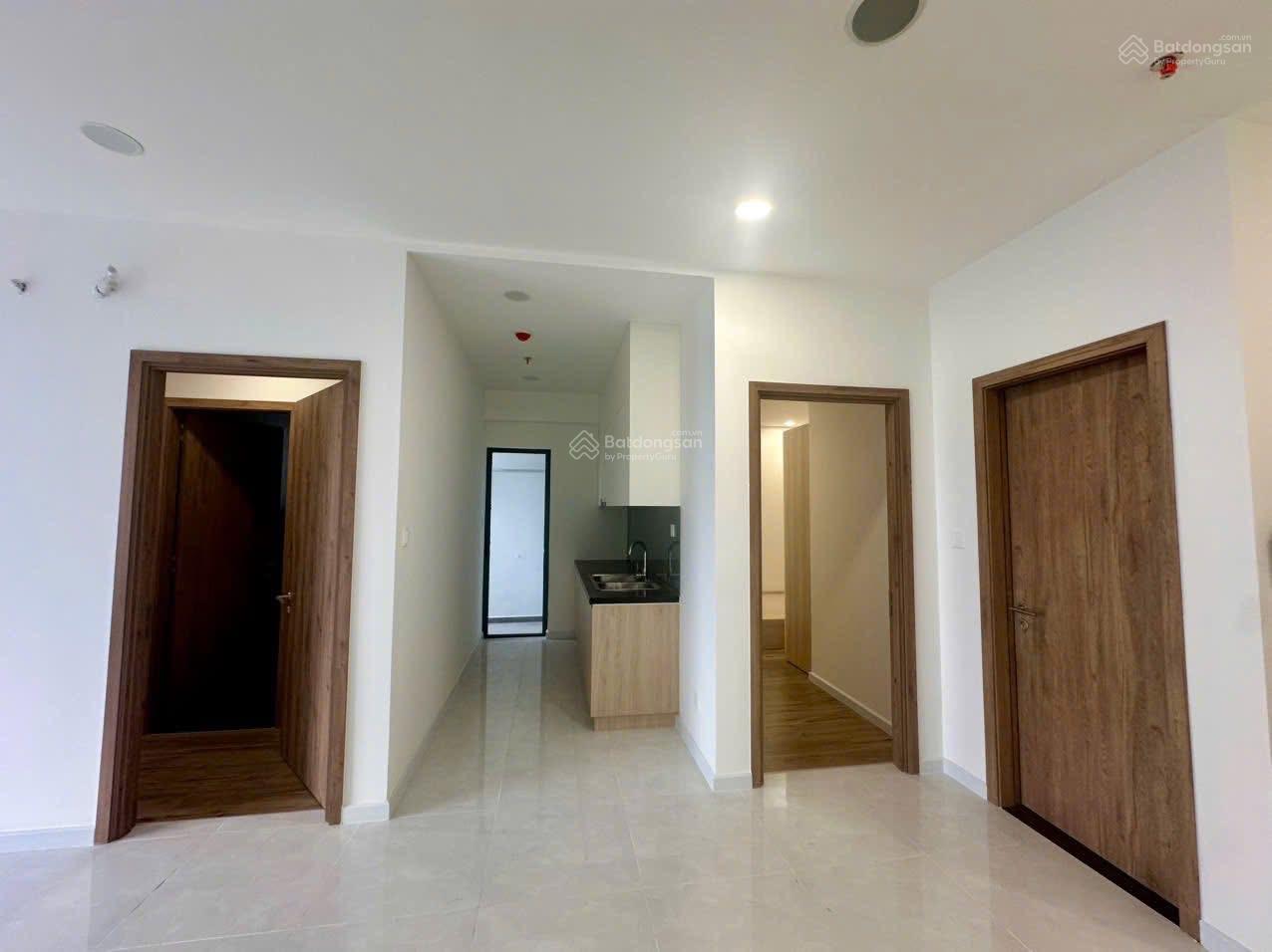 Cho thuê căn hộ The Maison 2PN nội thất cơ bản giường tủ