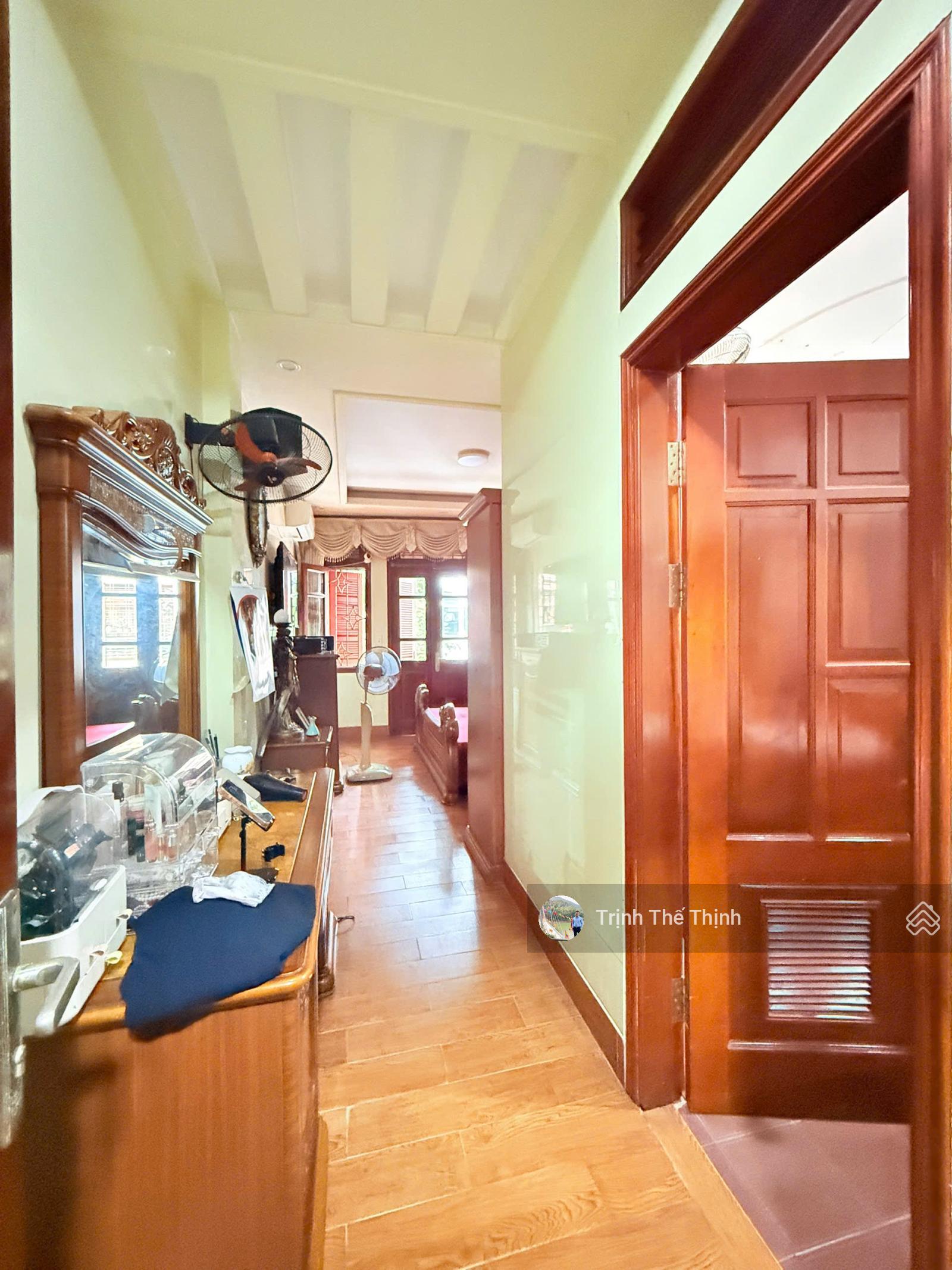 Bán nhà 65m2 mặt đường phố Ký Con Hồng Bàng Hải Phòng