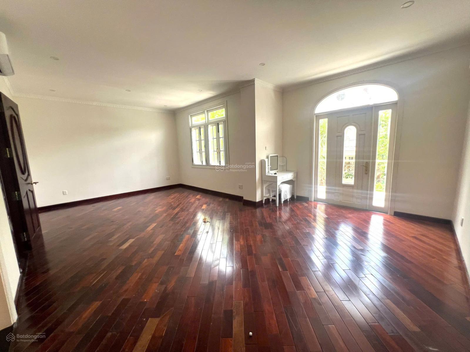 Chỉ 130 triệu cho thuê biệt thự đường Xuân Thủy, Thảo Điền, bể bơi sân vườn rộng rãi