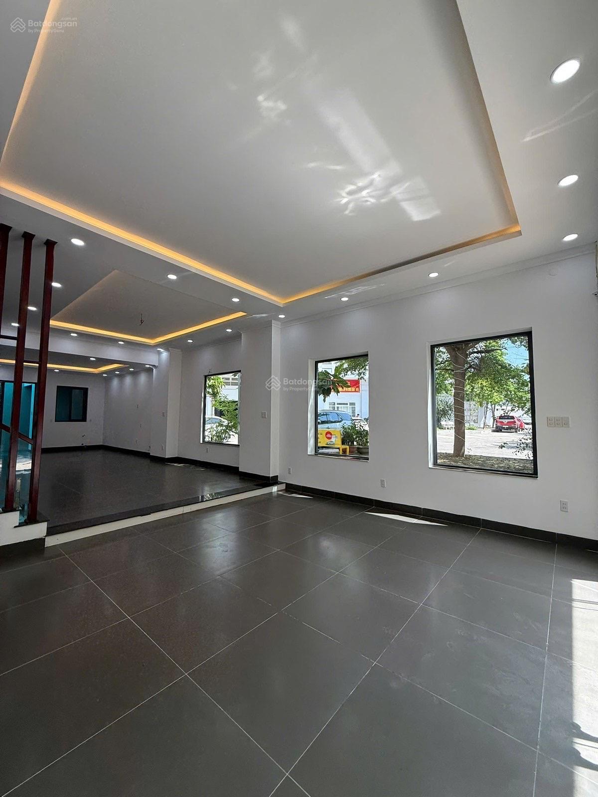 Nhà vị trí đắc địa 2 mặt thoáng, vừa ở vừa kinh doanh giá chỉ 13 tỷ