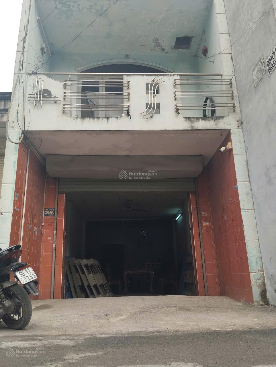 Bán nhà cũ sổ hồng riêng 1 trệt 1 lầu mặt tiền đường nhựa Tân Xuân 7, Trung Mỹ Tân Xuân, Hóc Môn