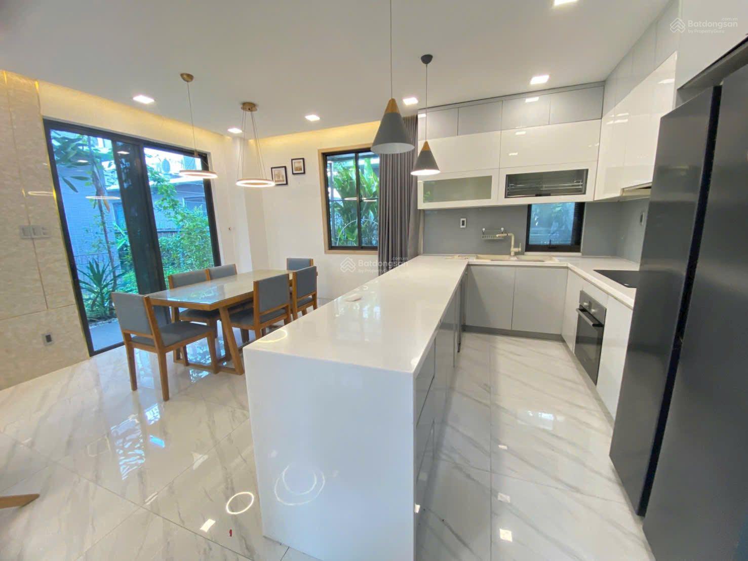 Cho thuê biệt thự Valora Fuji 13mx13m 2L3PN gần Liên Phường, Đỗ Xuân Hợp. LH 0901 193 ***