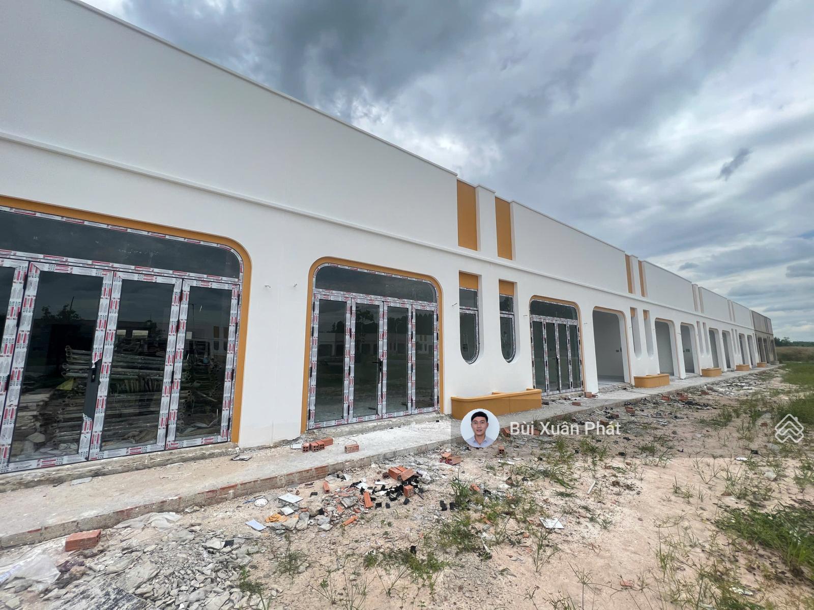 Bán nhà MT đường D7 tại KDC 5D KCN Bàu Bàng, đối diện công viên gần trường THCS Lai Uyên