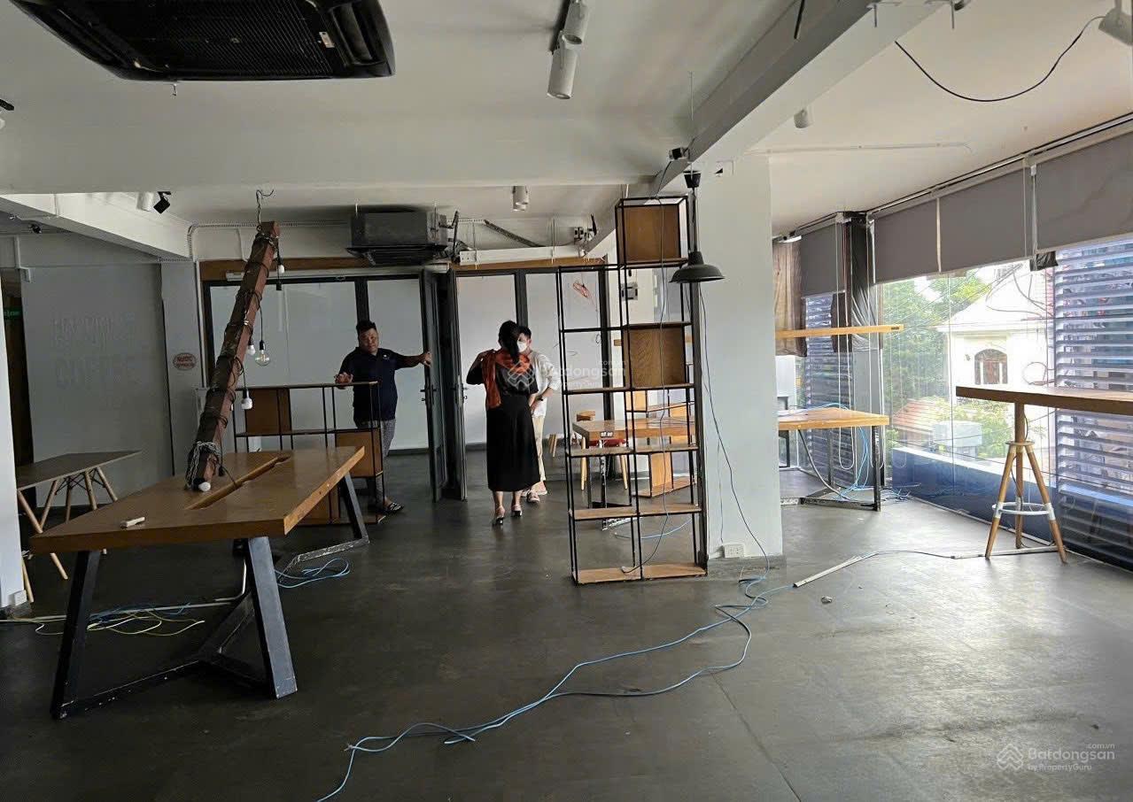 Tòa nhà đường Lý Thường Kiệt diện tích: 9x21m trệt 4 lầu cho thuê