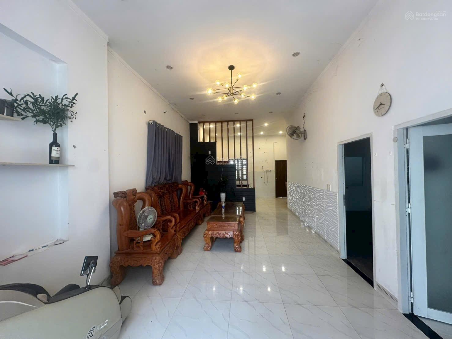 Bán nhà mái thái (DT: 99m2 - ngang 8m) sổ riêng thổ cư 100% thuộc P. Bửu Hoà. Giá chỉ 2,250 tỷ