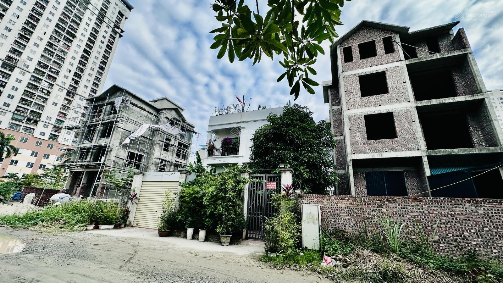 Bán biệt thự Tân Việt 180m², mặt tiền 10m, 4 tầng thô, trục chính dự án, ô tô kinh doanh 22 tỷ TL