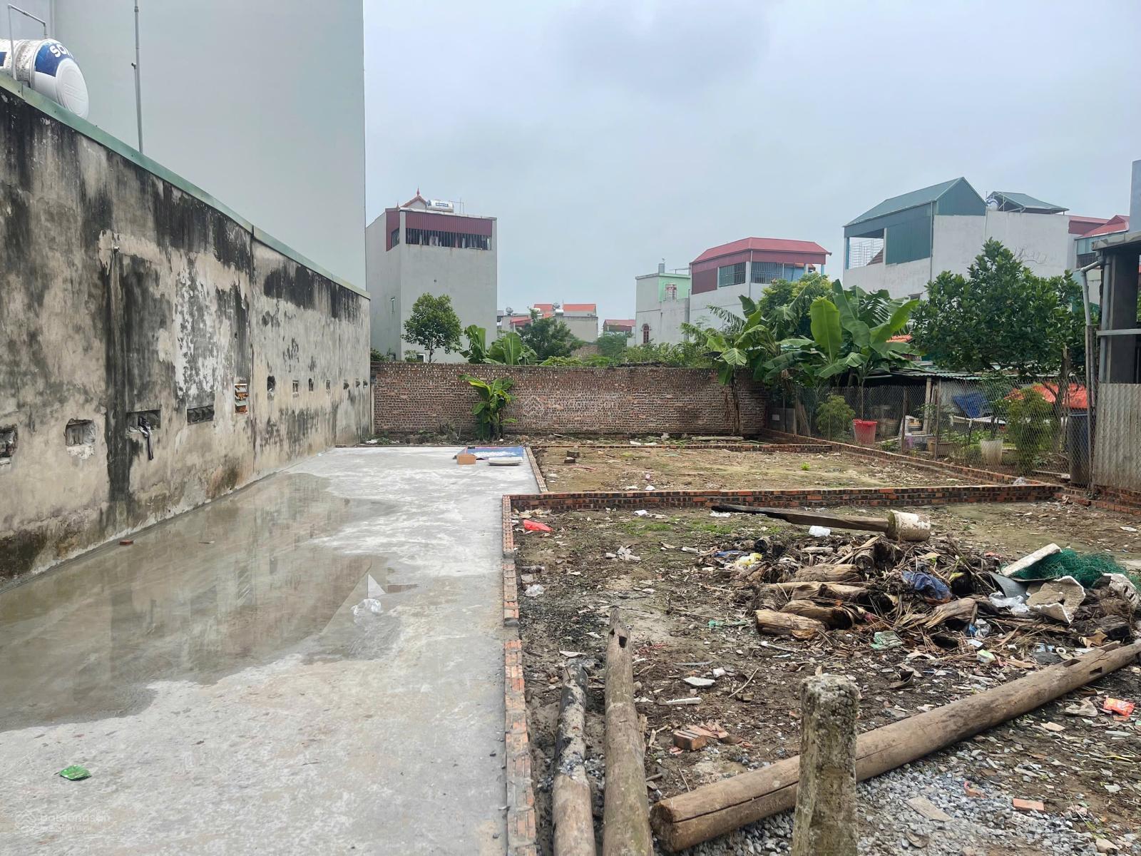 55.5m2 đất sổ rẻ nhất Long Biên mặt ngõ 4m giá chỉ 4.3 tỷ, liên hệ: 0902 132 ***