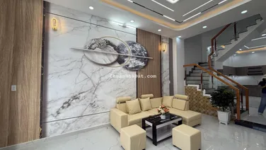 Nhà 1 Trệt 3 Lầu - 5 phòng ngủ - Sổ riêng hoàn công . Mới 100% Giá chính chủ
