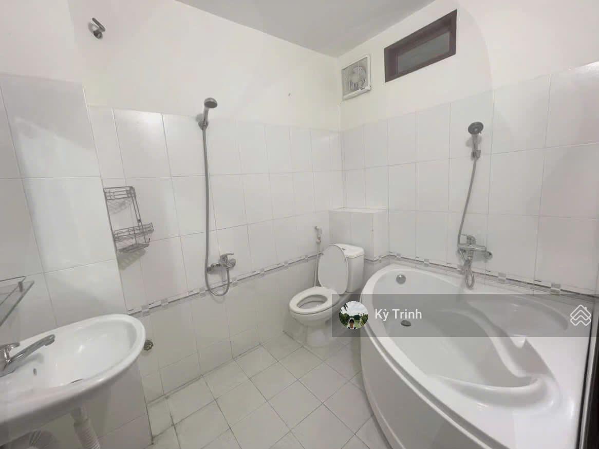 Bán nhà 3 tầng mặt tiền Ỷ Lan Nguyên Phi, Hoà Cường, Hải Châu, Đà Nẵng Bán nhà 3 tầng mặt tiền Ỷ Lan Nguyên Phi, Hoà Cường, Hải Châu, Đà Nẵng