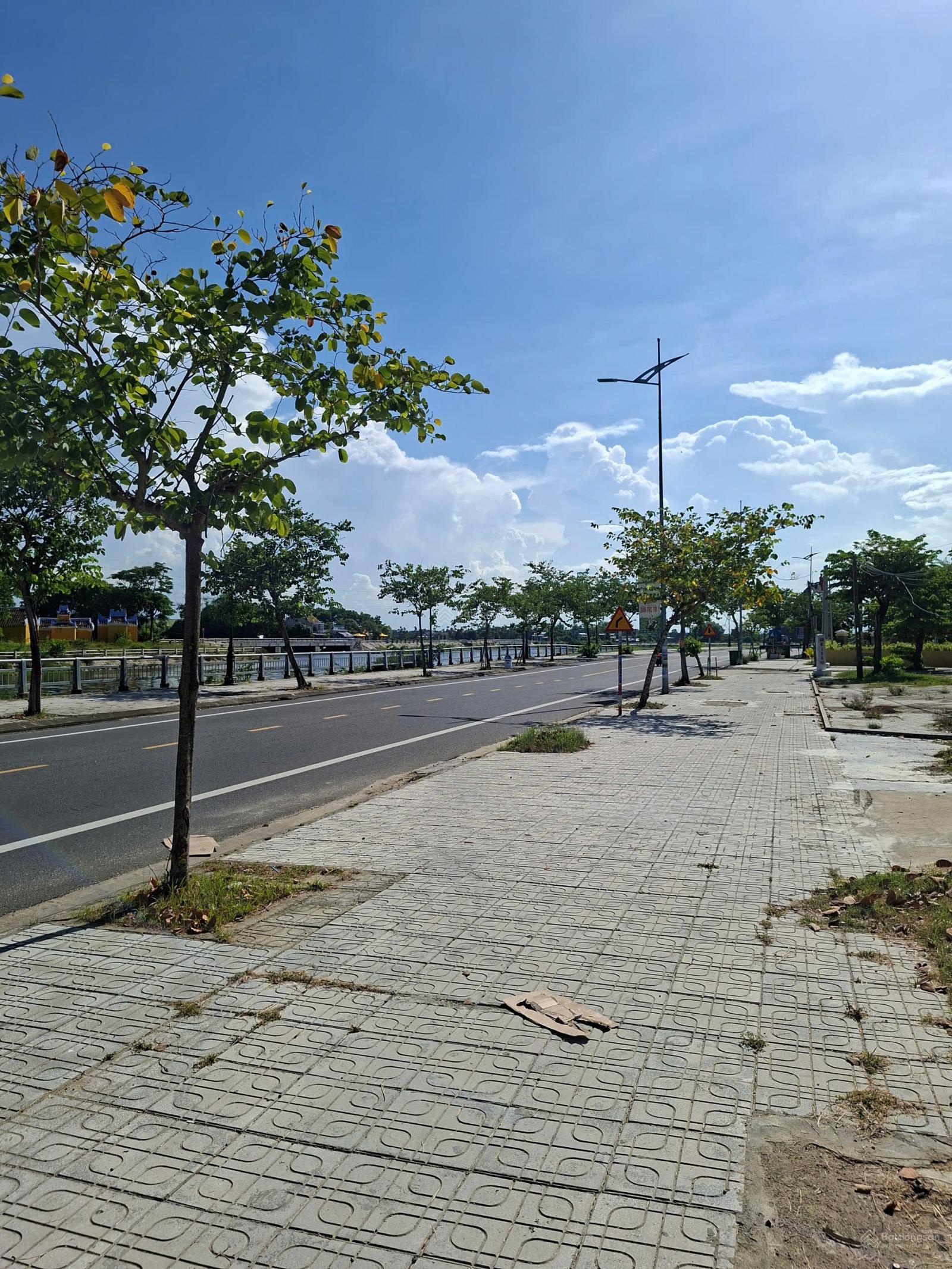 Bán 3 lô liền kề đất tại Nguyễn Tri Phương, Hội An, 4x tỷ, 1073 m2 Bán 3 lô liền kề đất tại Nguyễn Tri Phương, Hội An, 4x tỷ, 1073 m2