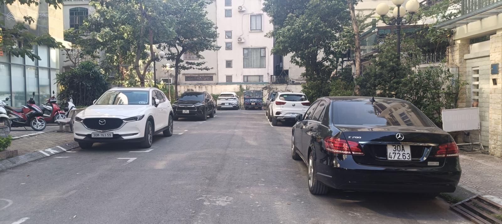 Sang nhượng nhà nghỉ mới 100% Nguyễn Trãi, Ngã Tư Sở, DT 90m2, 5 tầng, 9 phòng, thang máy, PCCC