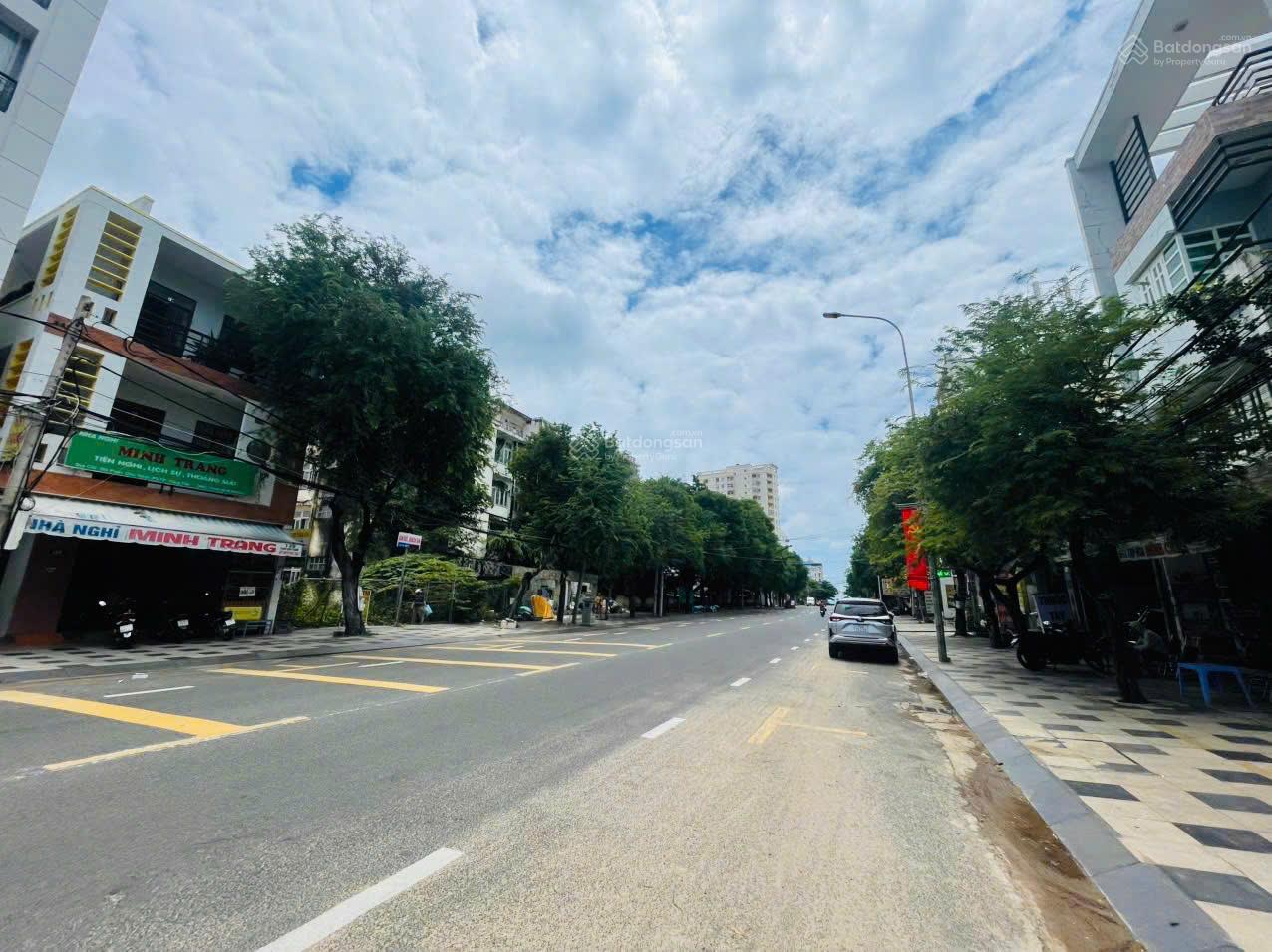 Bán nhà mặt tiền 1T2L Phan Chu Trinh P2 Tp Vũng Tàu DT 176m2 gần hồ + biển vài bước chân. Giá 37 tỷ