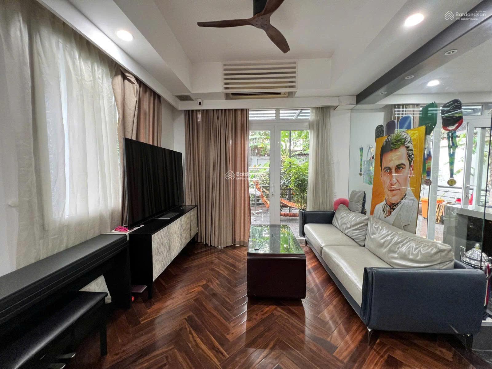 Cho thuê biệt thự đường Trần Thiện Chánh, Phường 12, Quận 10, Dt 13x16m trệt 2 lầu ST, giá 60tr