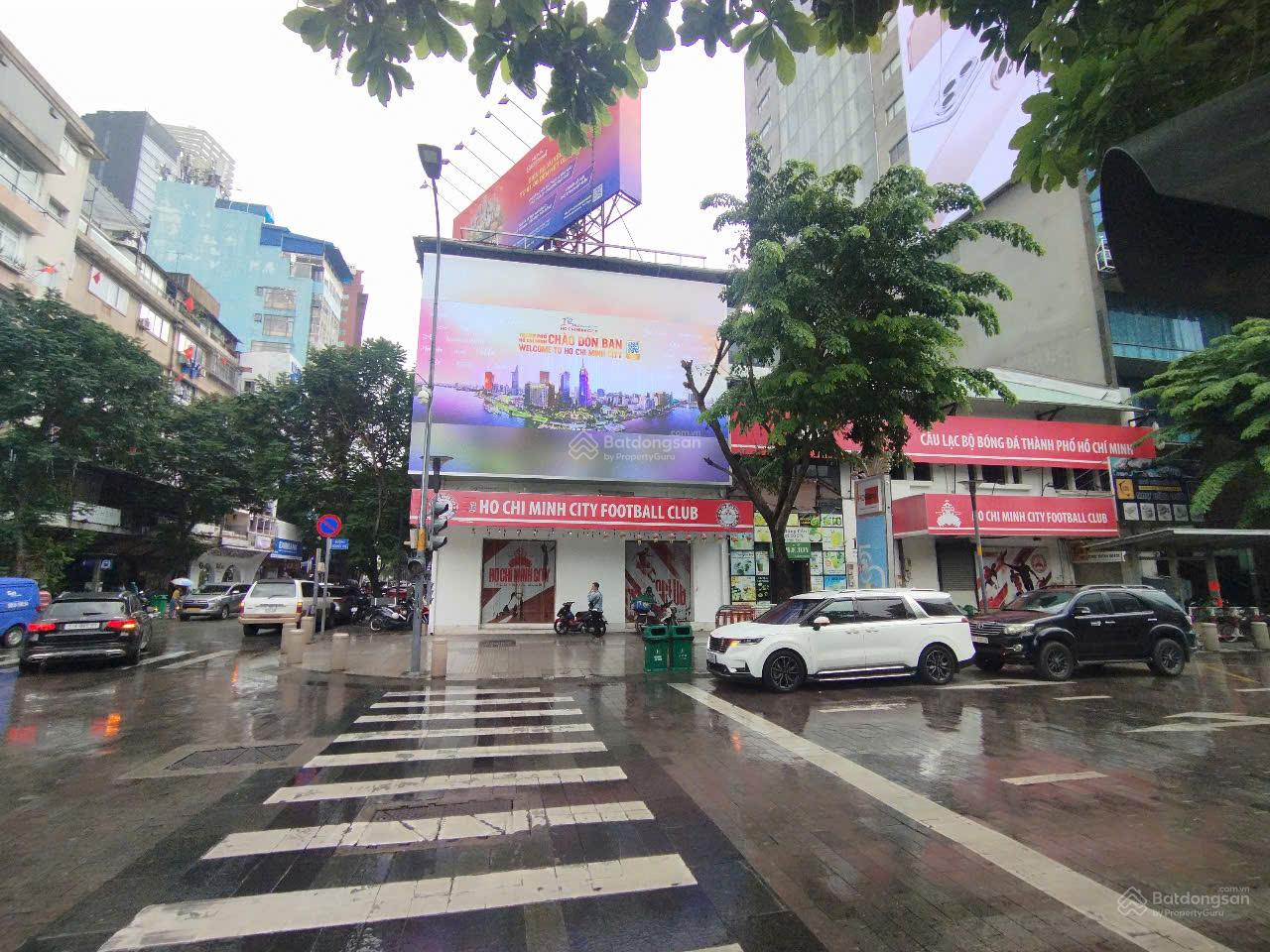 Cho thuê góc 2 mặt tiền đường Nguyễn Huệ - Ngô Đức Kế, q1, diện tích: 10x20m, trệt, giá 250 triệu Cho thuê góc 2 mặt tiền đường Nguyễn Huệ - Ngô Đức Kế, q1, diện tích: 10x20m, trệt, giá 250 triệu